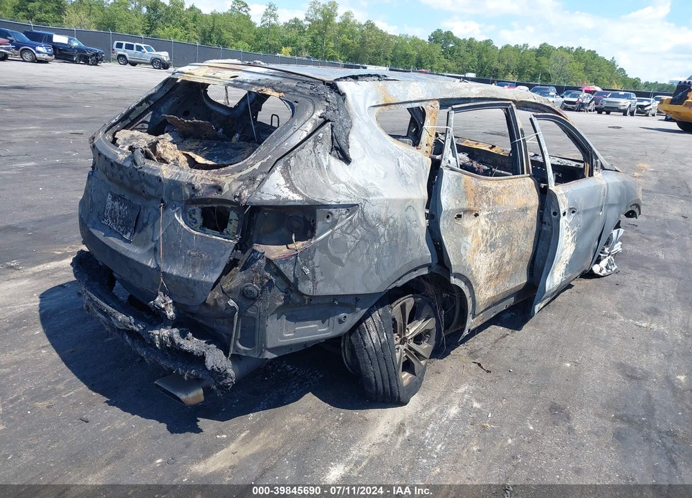 2013 HYUNDAI SANTA FE VIN: 5XYZU3LB1DG051002