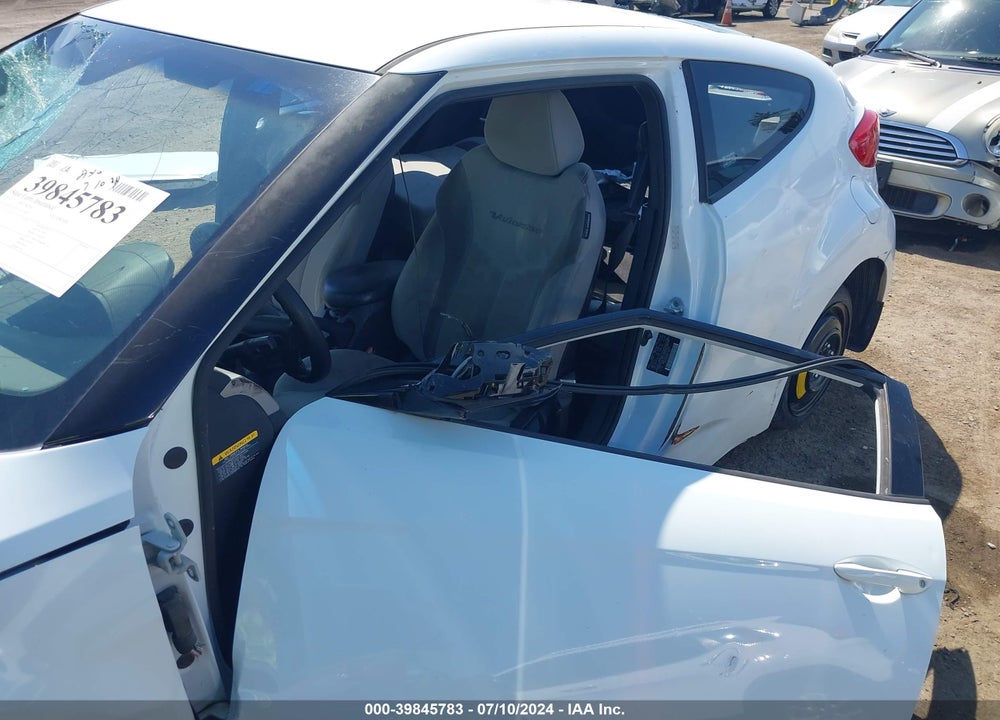 2013 HYUNDAI VELOSTER BASE W/GRAY VIN: KMHTC6AD1DU150489