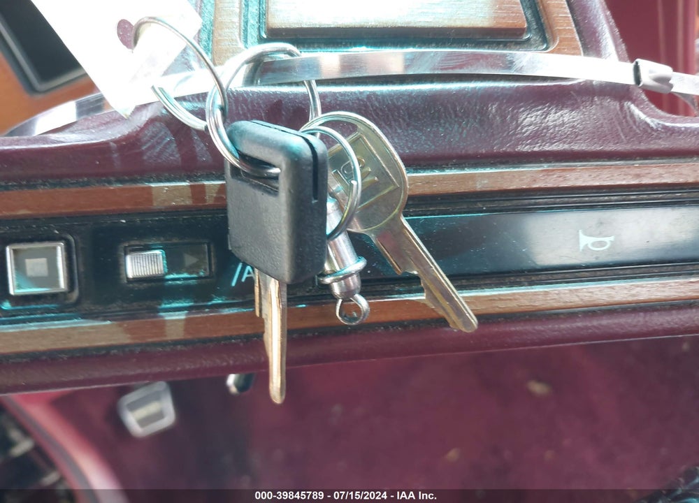 1988 CADILLAC SEVILLE VIN: 1G6KS5158JU813724