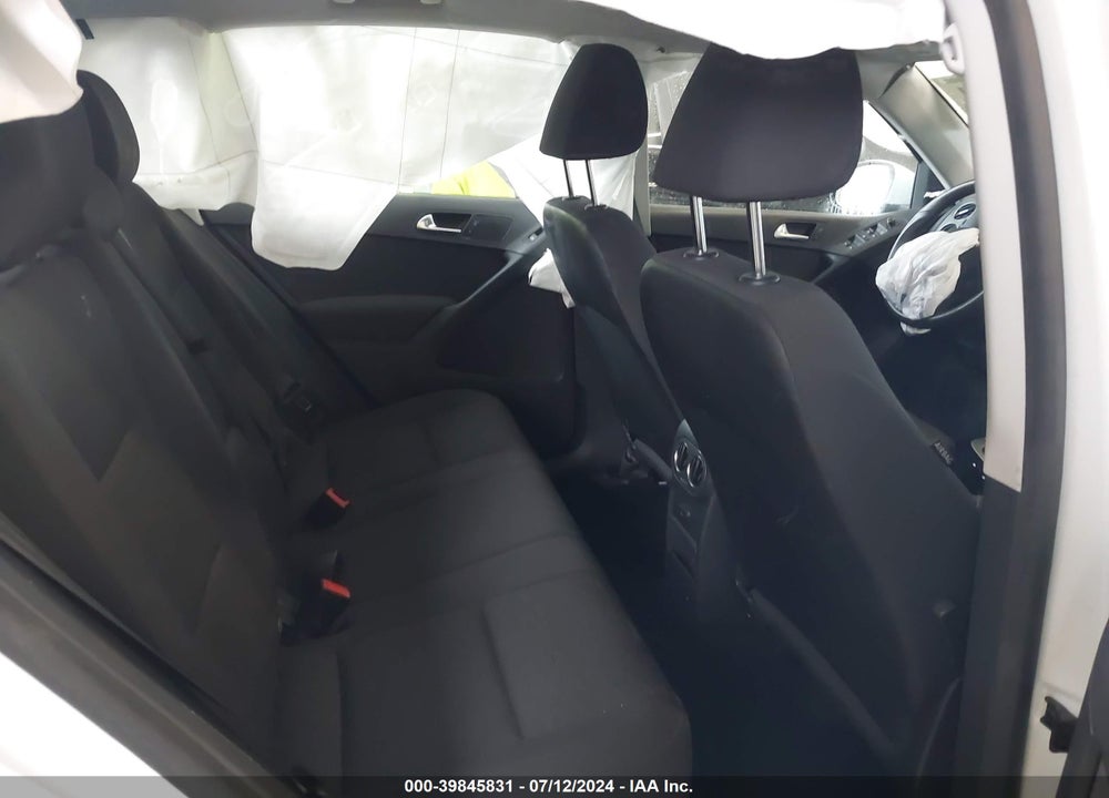 2018 VOLKSWAGEN TIGUAN LIMITED 2.0T VIN: WVGAV7AX4JK003611