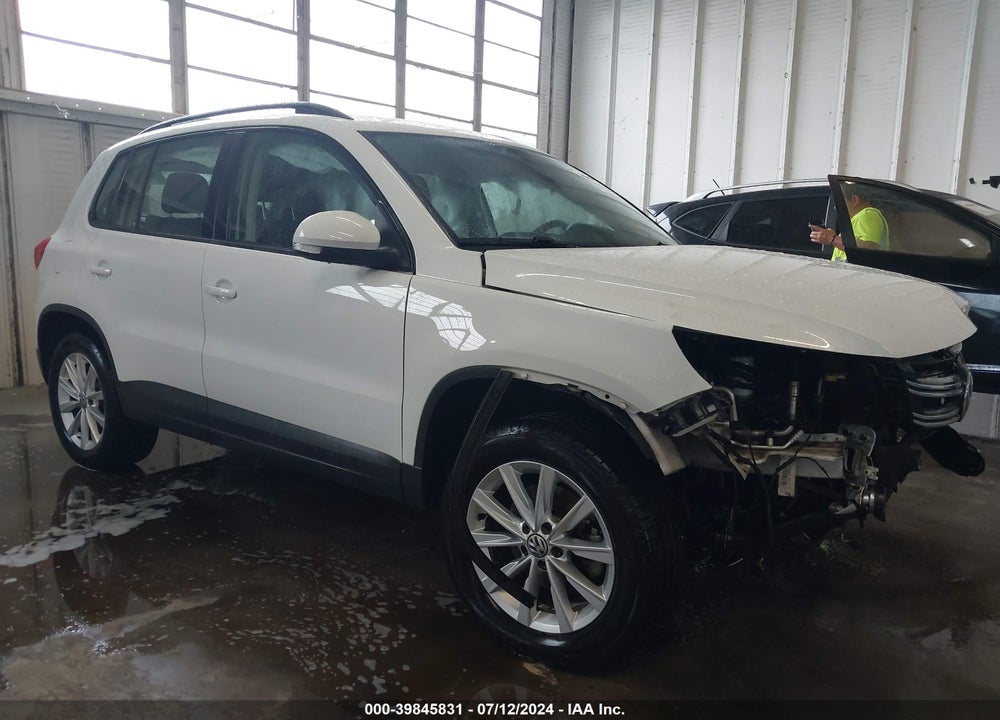 2018 VOLKSWAGEN TIGUAN LIMITED 2.0T VIN: WVGAV7AX4JK003611