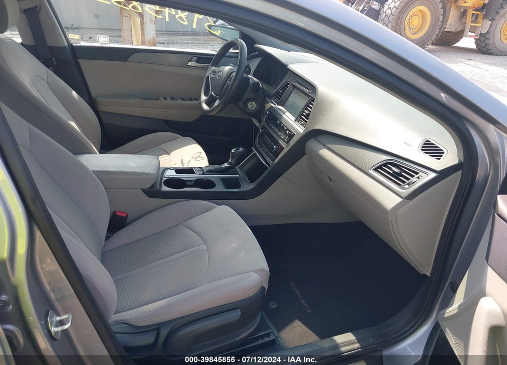 2017 HYUNDAI SONATA SE VIN: 5NPE24AF4HH561052