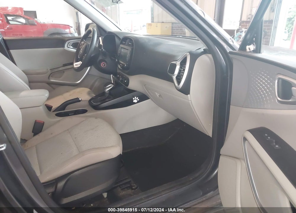 2020 KIA SOUL LX VIN: KNDJ23AU2L7723023
