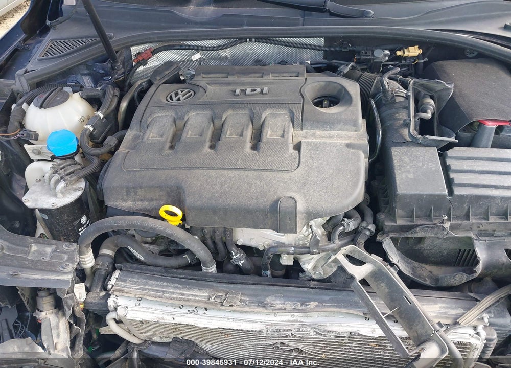 2015 VOLKSWAGEN PASSAT 2.0L TDI SE VIN: 1VWBV7A39FC101425