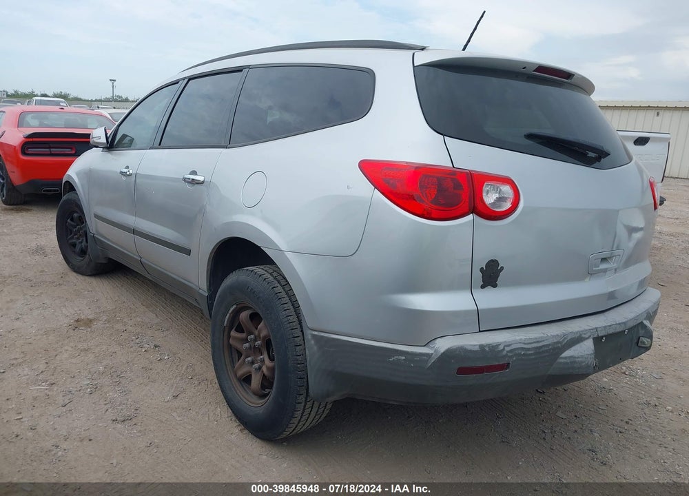 2011 CHEVROLET TRAVERSE LS VIN: 1GNKRFEDXBJ419152
