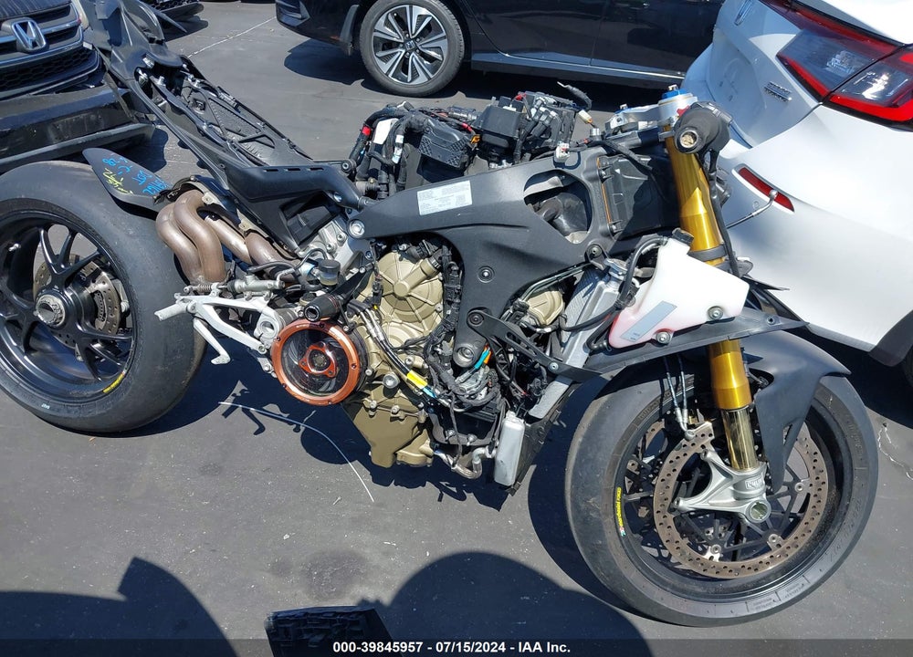 2020 DUCATI PANIGALE V4/V4S/V4S SPECIALE VIN: ZDMDAGNW7LB012275