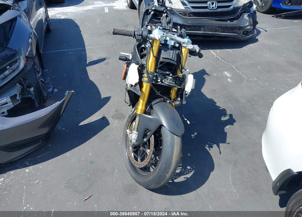 2020 DUCATI PANIGALE V4/V4S/V4S SPECIALE VIN: ZDMDAGNW7LB012275