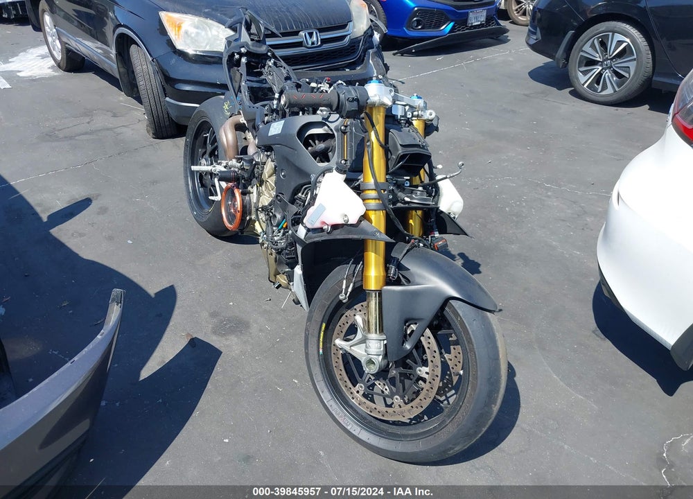 2020 DUCATI PANIGALE V4/V4S/V4S SPECIALE VIN: ZDMDAGNW7LB012275