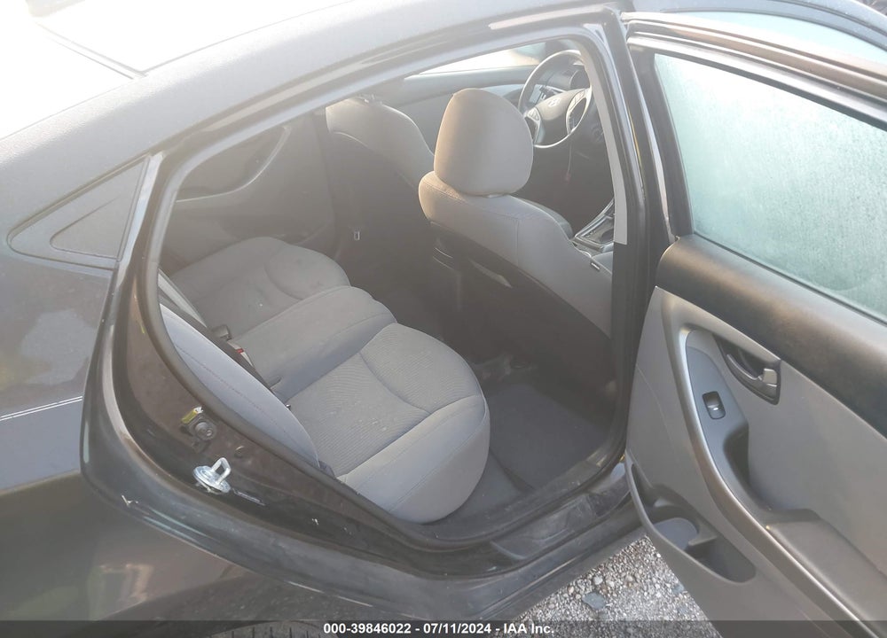 2014 HYUNDAI ELANTRA SE VIN: 5NPDH4AE1EH478014