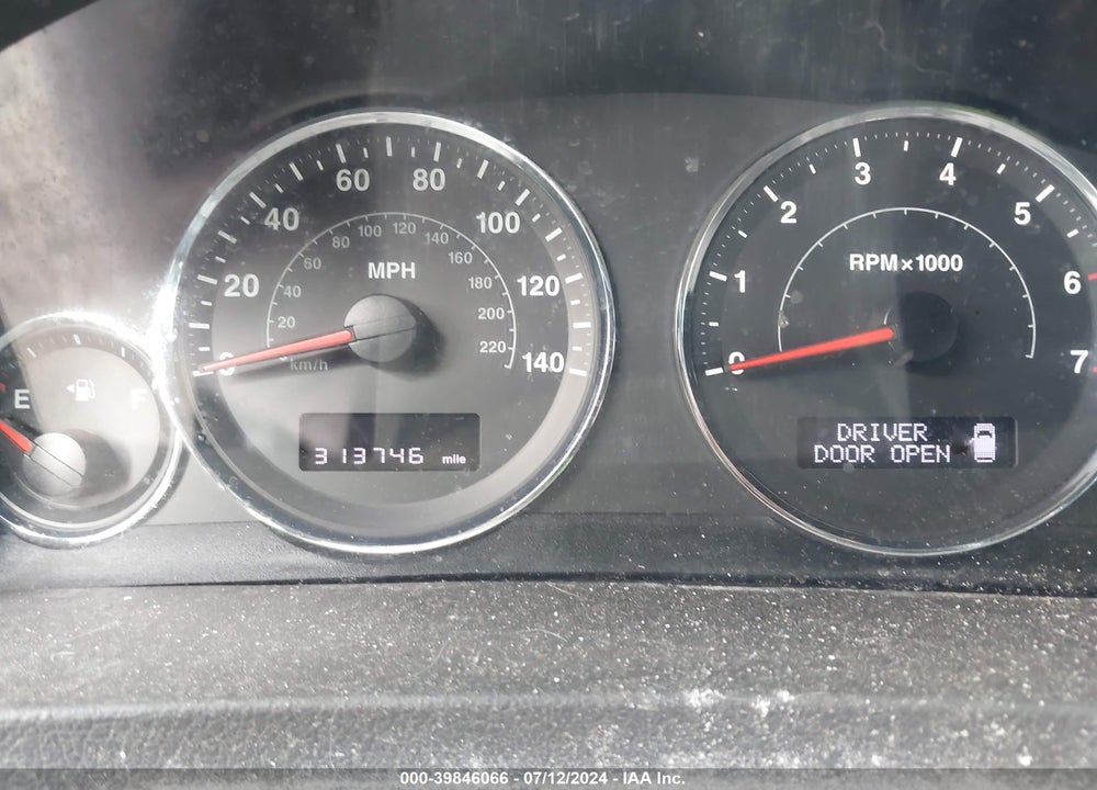 2008 JEEP GRAND CHEROKEE VIN: 1J8GR48K18C137632