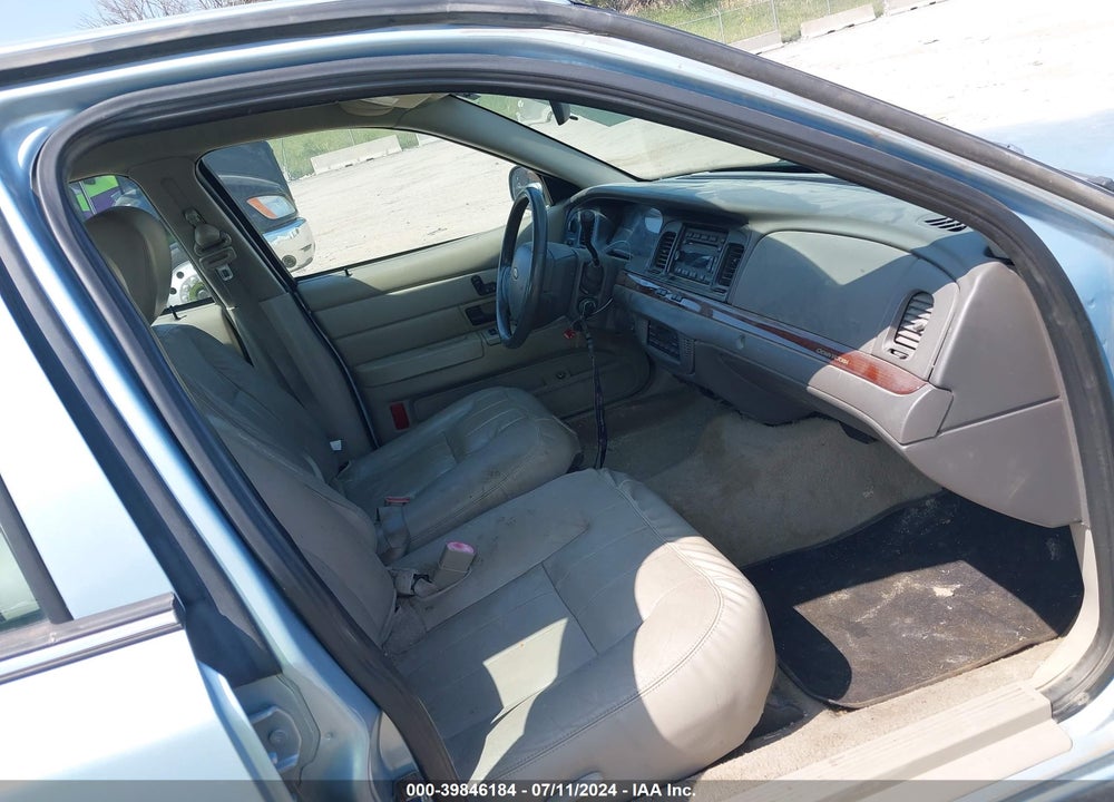 2011 FORD CROWN VICTORIA LX VIN: 2FABP7EV6BX147290