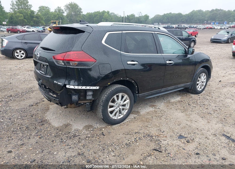 2018 NISSAN ROGUE SV VIN: 5N1AT2MVXJC816318
