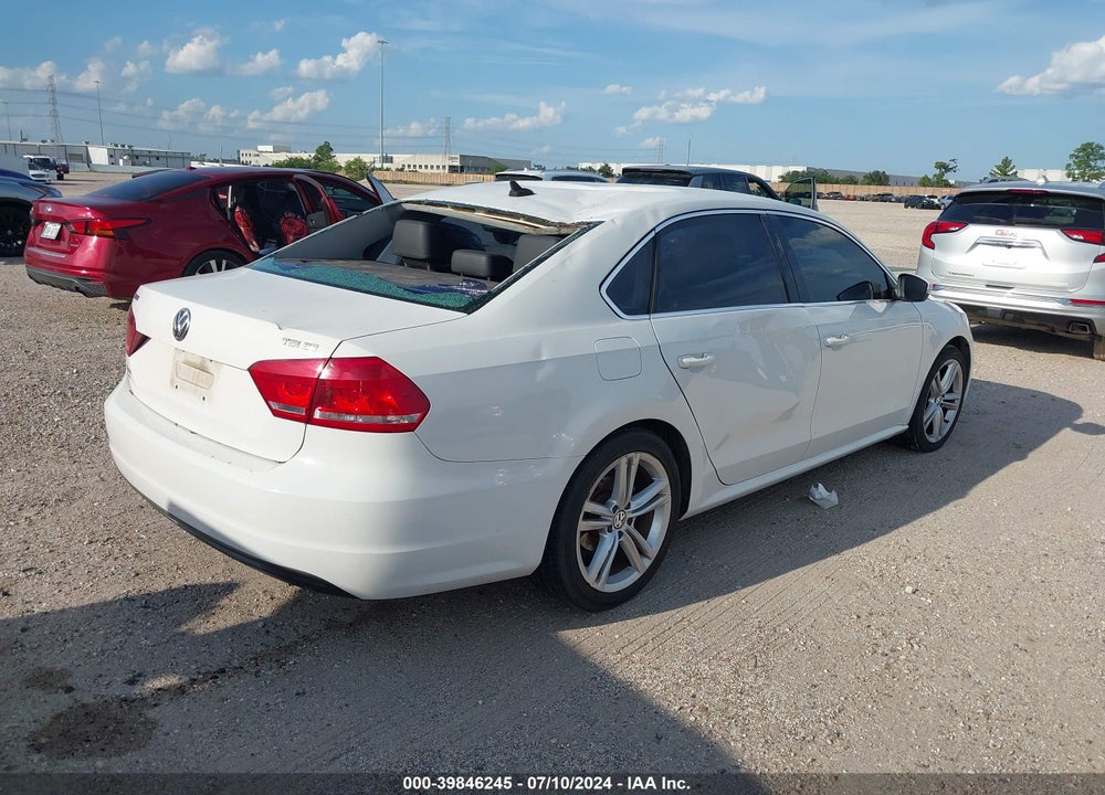 2014 VOLKSWAGEN PASSAT 1.8T SE VIN: 1VWBS7A31EC110384