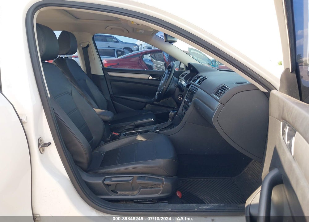 2014 VOLKSWAGEN PASSAT 1.8T SE VIN: 1VWBS7A31EC110384