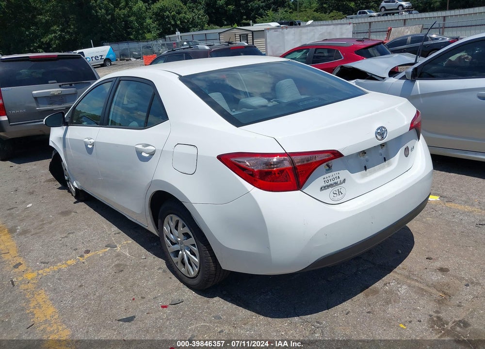 2019 TOYOTA COROLLA LE VIN: 5YFBURHE1KP946196