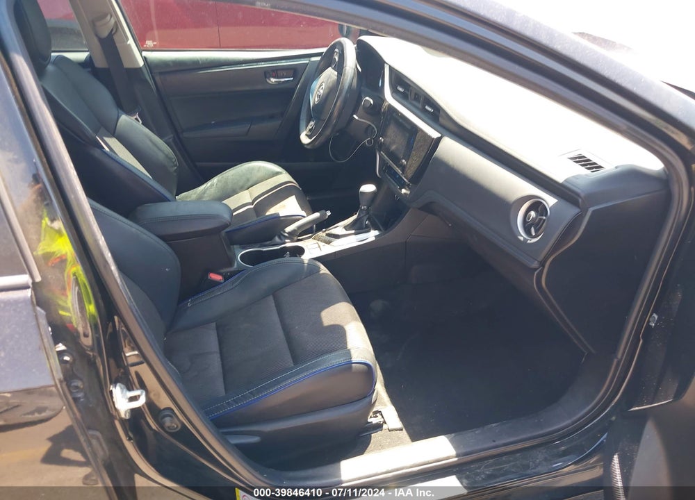 2018 TOYOTA COROLLA SE VIN: 5YFBURHE3JP794078