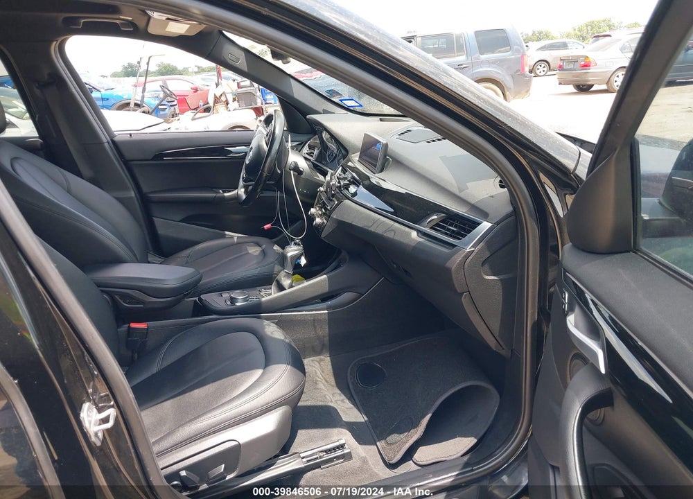2017 BMW X1 XDRIVE28I VIN: WBXHT3C36H5F84233
