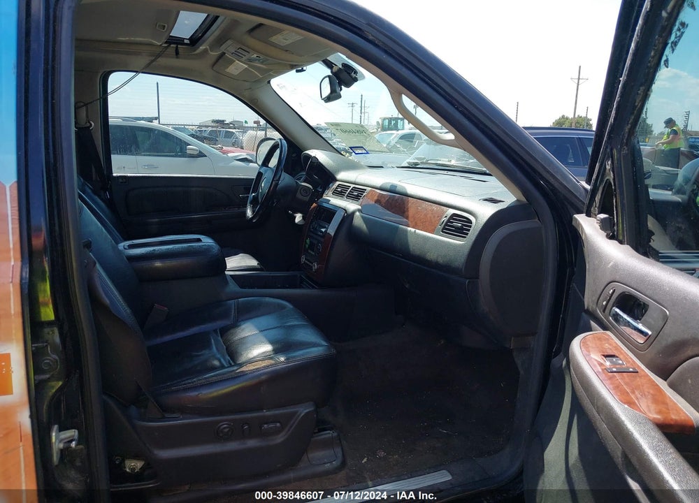 2007 CHEVROLET TAHOE LTZ VIN: 1GNFK13077R214230