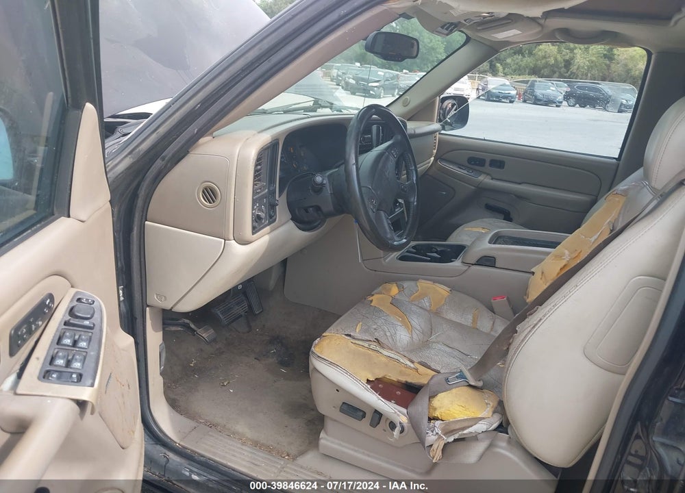 2004 CHEVROLET TAHOE LT VIN: 1GNEC13Z24R142338