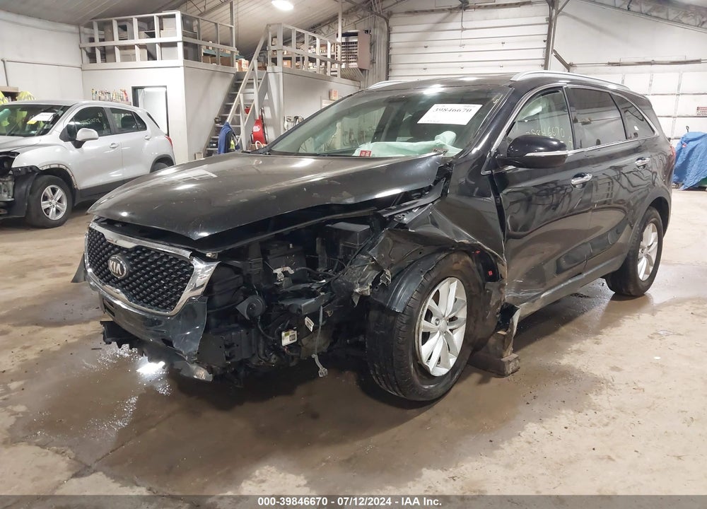 2016 KIA SORENTO 3.3L LX VIN: 5XYPG4A59GG023017