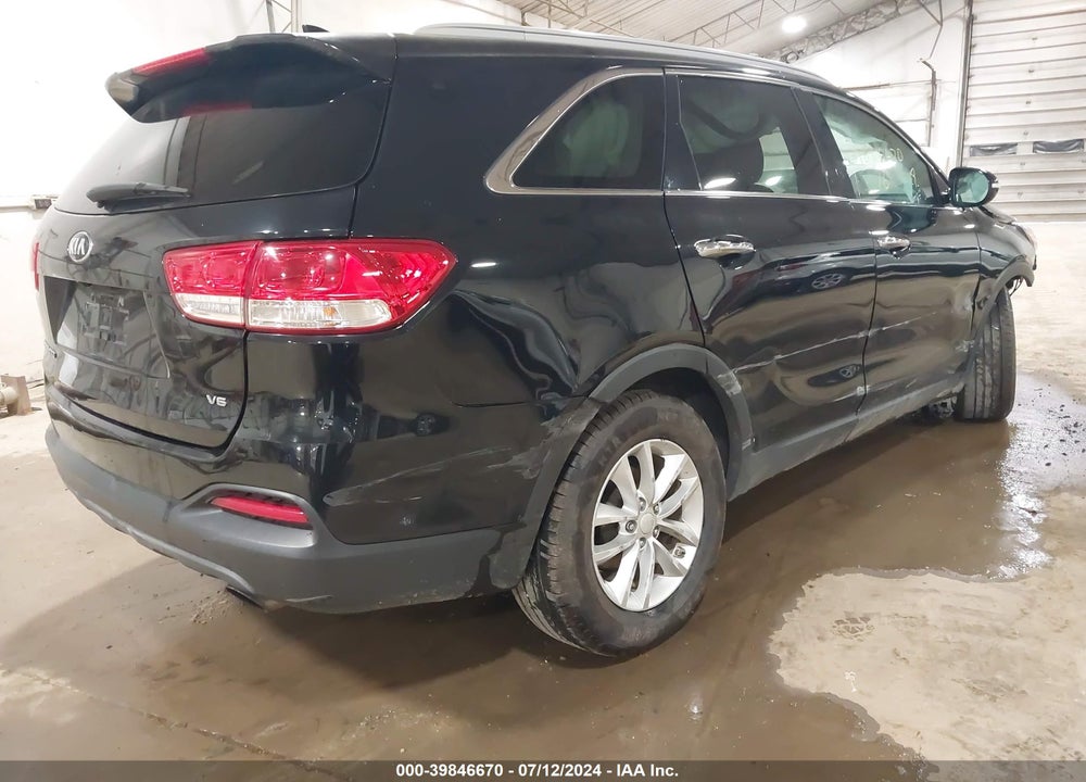 2016 KIA SORENTO 3.3L LX VIN: 5XYPG4A59GG023017