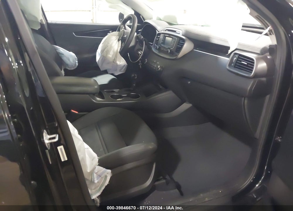2016 KIA SORENTO 3.3L LX VIN: 5XYPG4A59GG023017