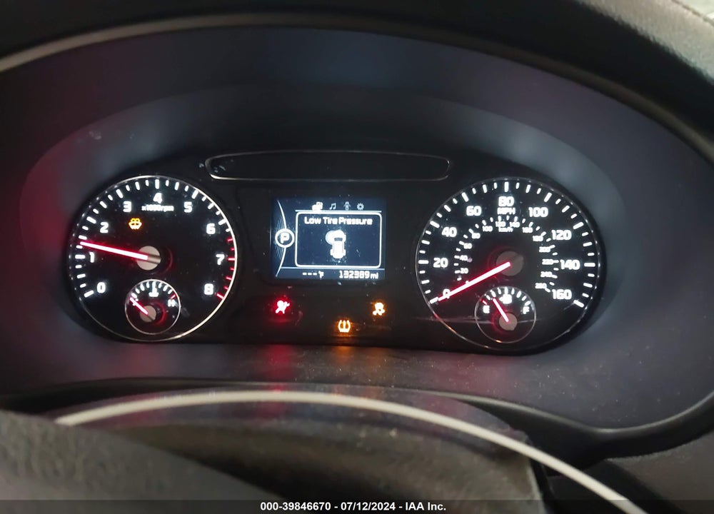 2016 KIA SORENTO 3.3L LX VIN: 5XYPG4A59GG023017