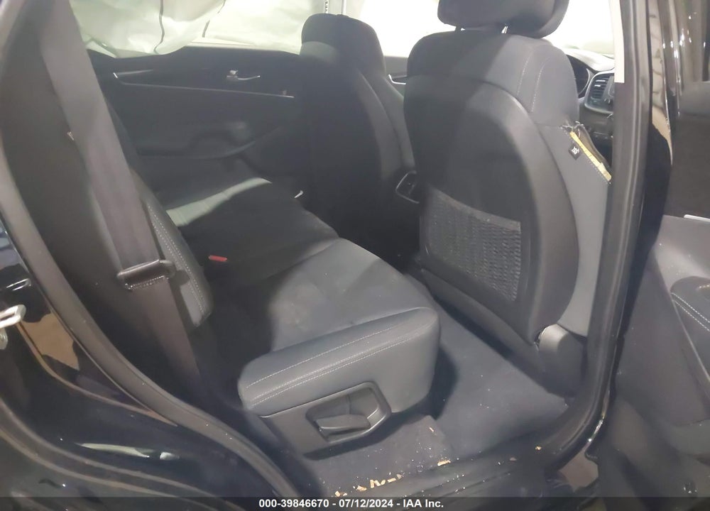 2016 KIA SORENTO 3.3L LX VIN: 5XYPG4A59GG023017
