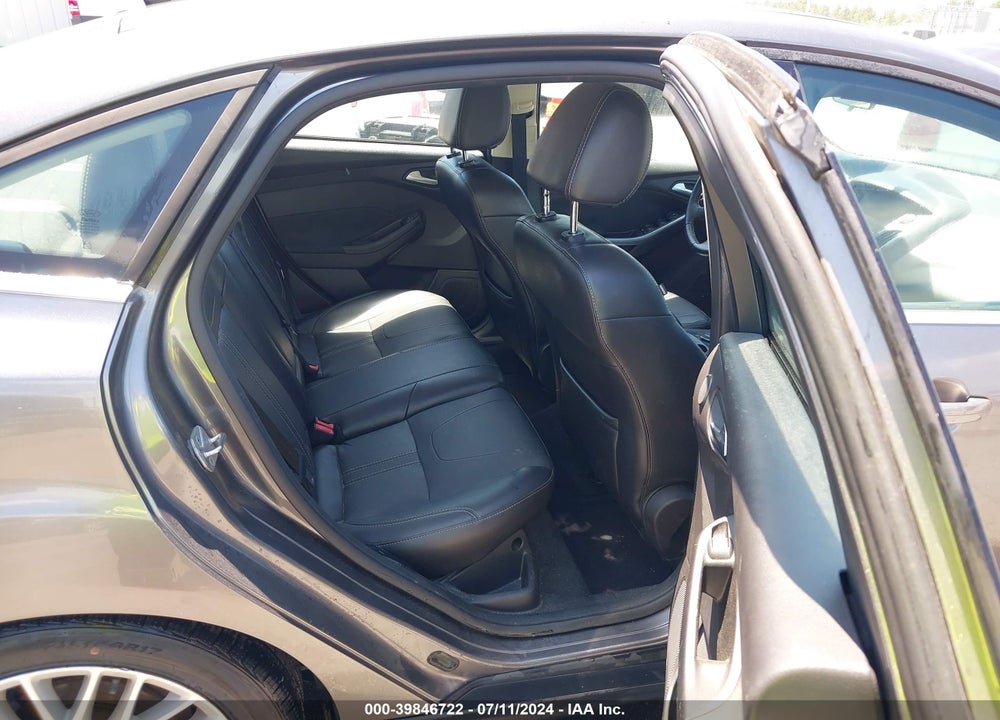 2014 FORD FOCUS TITANIUM VIN: 1FADP3J22EL165557