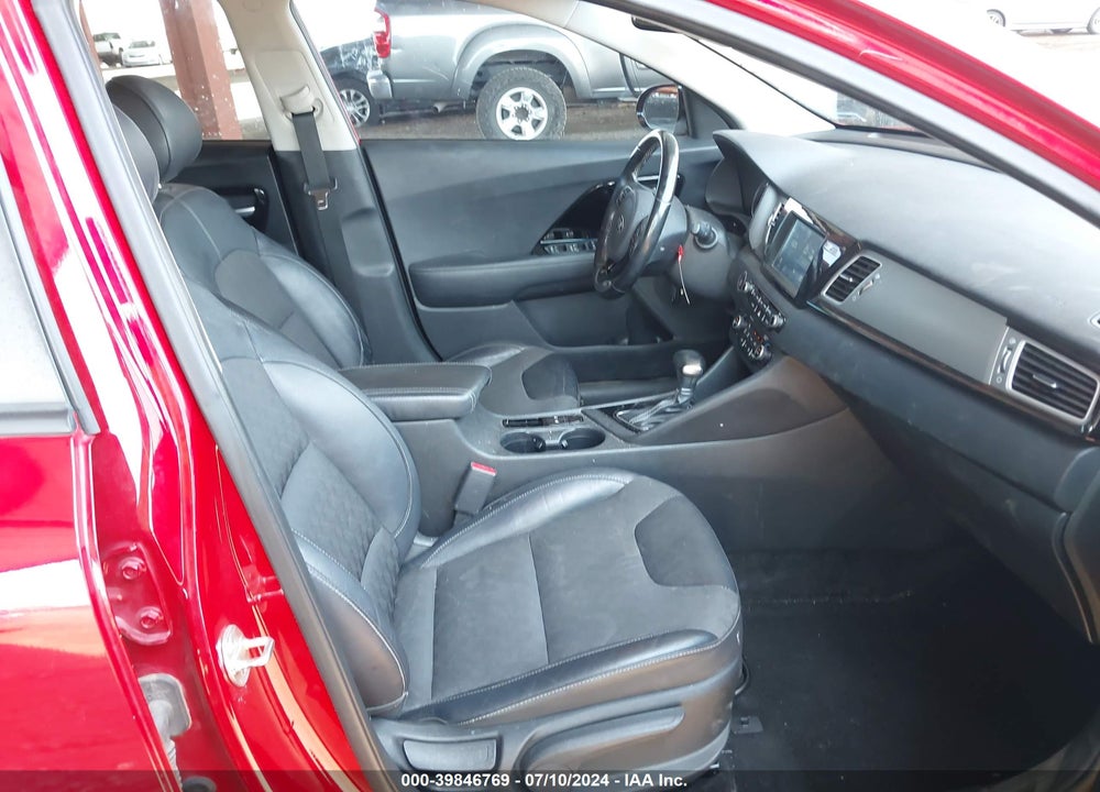 2018 KIA NIRO EX VIN: KNDCC3LC1J5161425