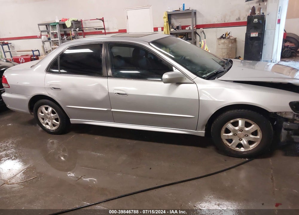 2002 HONDA ACCORD 2.3 EX VIN: 1HGCG56672A020634