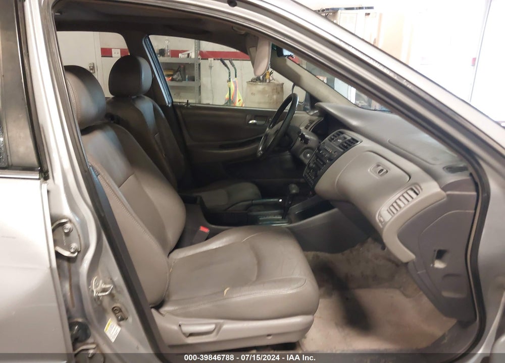 2002 HONDA ACCORD 2.3 EX VIN: 1HGCG56672A020634