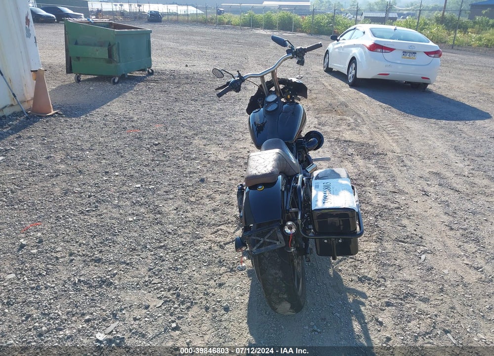 2016 HARLEY-DAVIDSON FXDLS VIN: 1HD1GS829GC315761