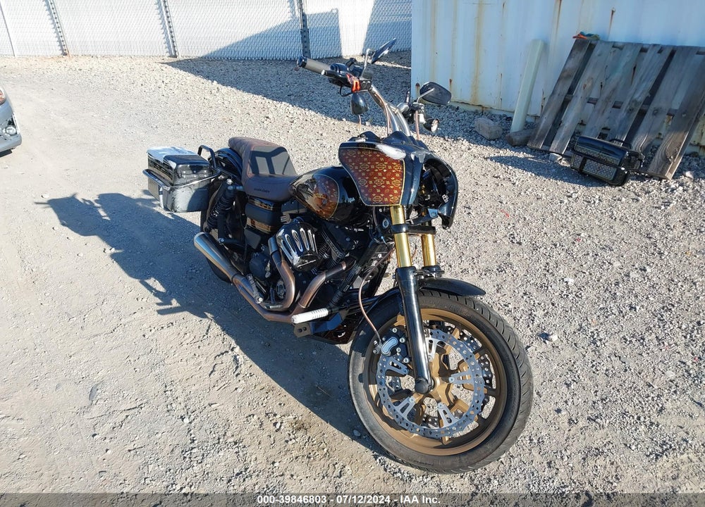 2016 HARLEY-DAVIDSON FXDLS VIN: 1HD1GS829GC315761
