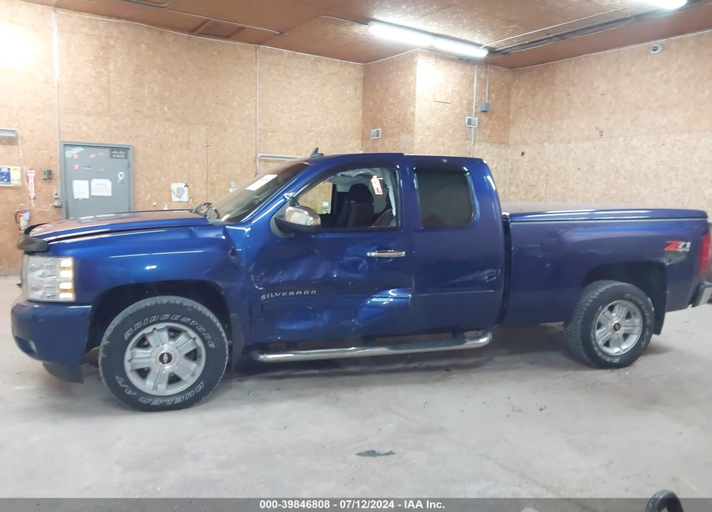 2011 CHEVROLET SILVERADO 1500 LT VIN: 1GCRKSE37BZ204826