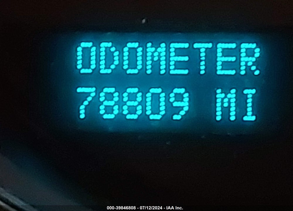 2011 CHEVROLET SILVERADO 1500 LT VIN: 1GCRKSE37BZ204826