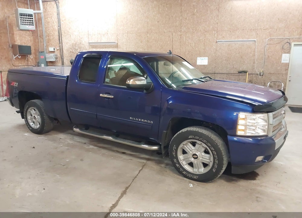 2011 CHEVROLET SILVERADO 1500 LT VIN: 1GCRKSE37BZ204826