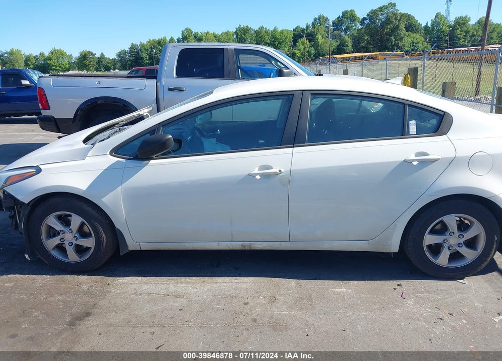 2017 KIA FORTE LX VIN: 3KPFK4A75HE082043