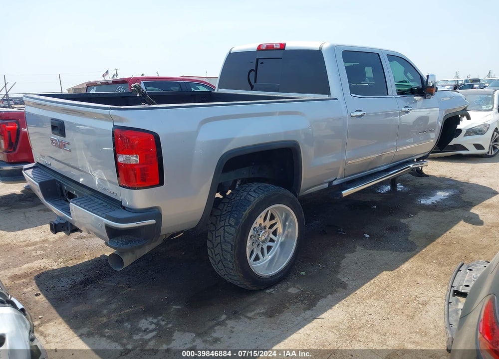 2018 GMC SIERRA 2500HD DENALI VIN: 1GT12UEY6JF260034