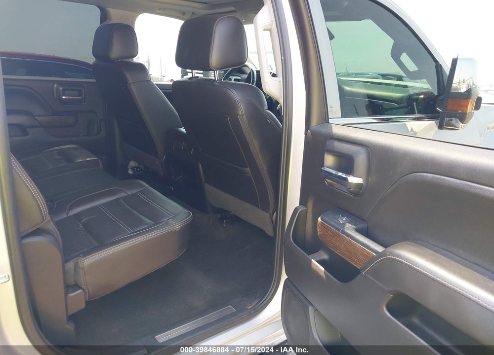 2018 GMC SIERRA 2500HD DENALI VIN: 1GT12UEY6JF260034