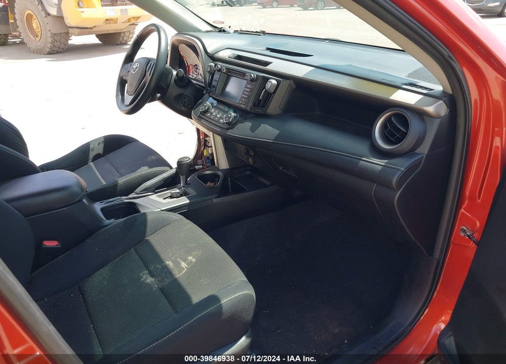 2016 TOYOTA RAV4 XLE VIN: 2T3WFREV1GW271804