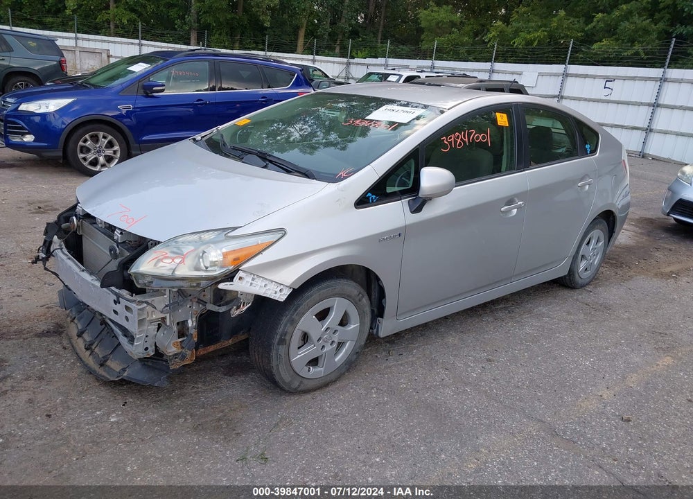 2011 TOYOTA PRIUS TWO VIN: JTDKN3DU2B1430568