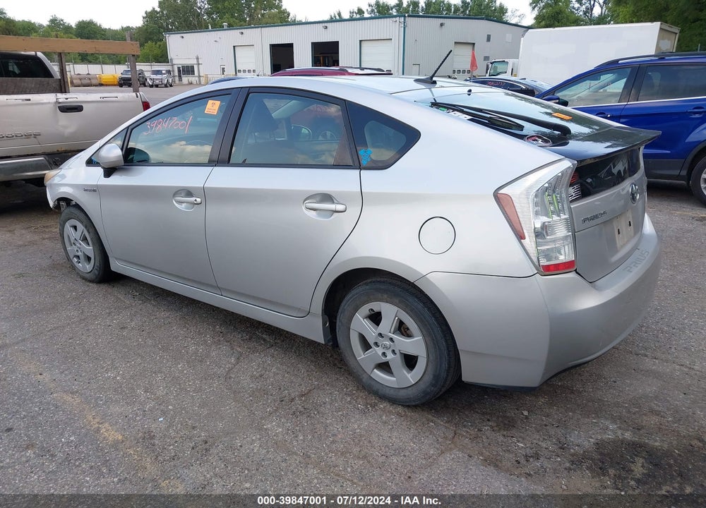 2011 TOYOTA PRIUS TWO VIN: JTDKN3DU2B1430568