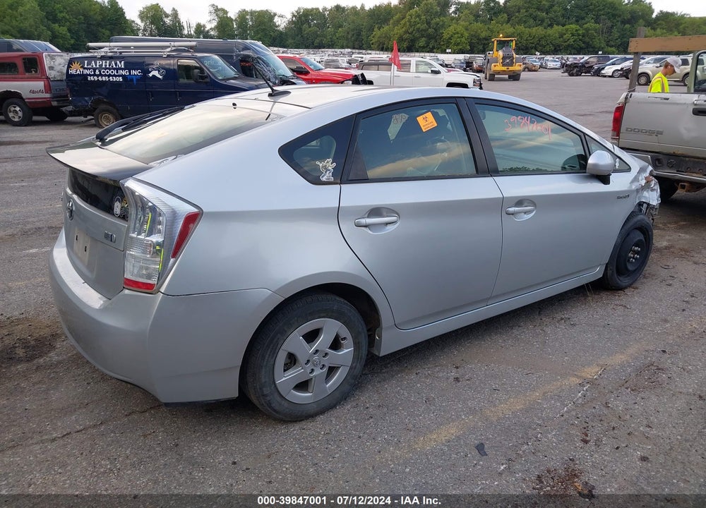 2011 TOYOTA PRIUS TWO VIN: JTDKN3DU2B1430568