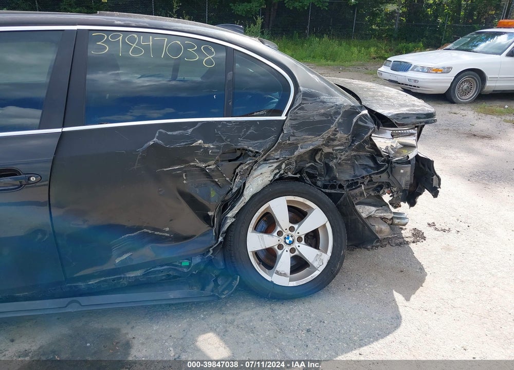 2007 BMW 530XI VIN: WBANF73527CU28906