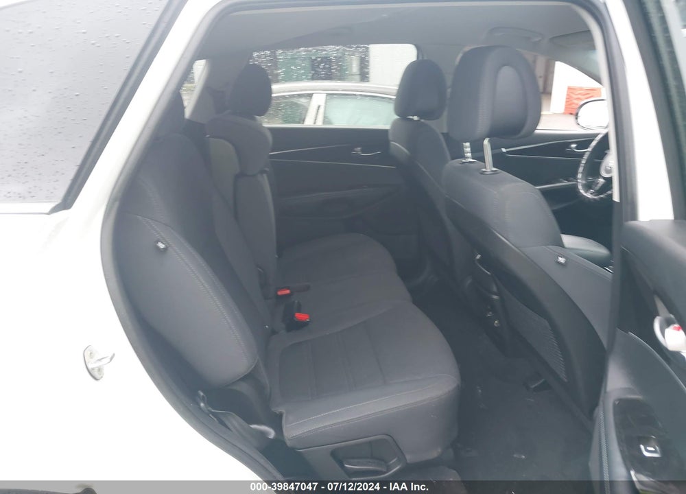 2016 KIA SORENTO 3.3L LX VIN: 5XYPGDA56GG084843