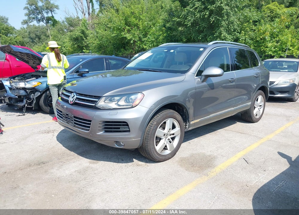 2011 VOLKSWAGEN TOUAREG VR6 LUX VIN: WVGFF9BPXBD007116