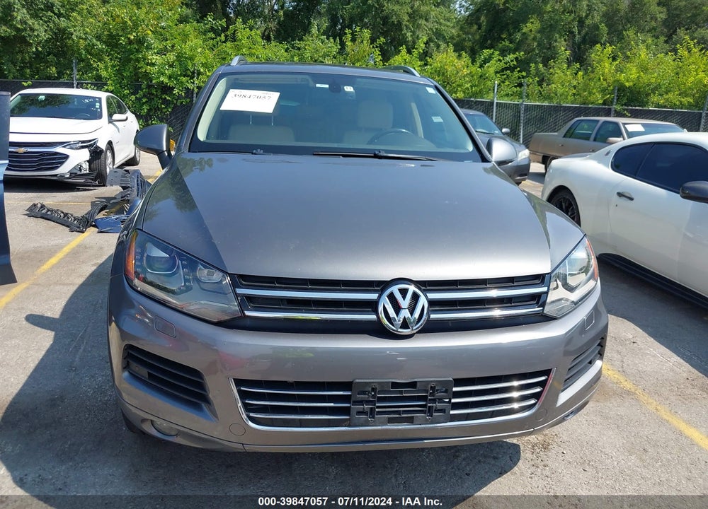 2011 VOLKSWAGEN TOUAREG VR6 LUX VIN: WVGFF9BPXBD007116