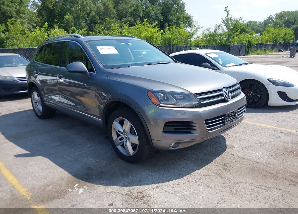 2011 VOLKSWAGEN TOUAREG VR6 LUX VIN: WVGFF9BPXBD007116