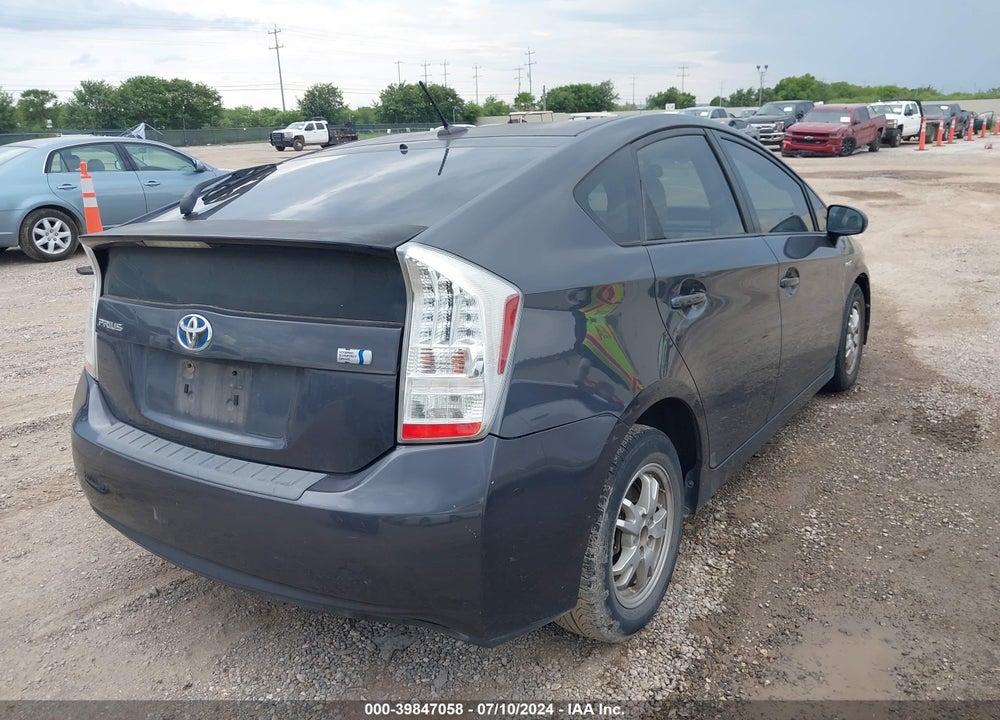 2011 TOYOTA PRIUS TWO VIN: JTDKN3DU8B1385989